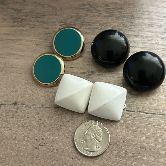 Vintage style Set of Black, White, and Teal Clip On Earrings - Picture 6 of 6